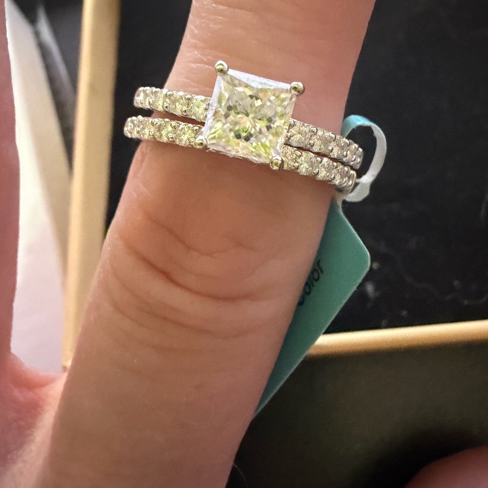 Sterling Silver Moissanite Princess Cut Engagement Ring - Size 8 - Silver - Picture 2 of 9